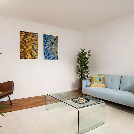 Lovely 2br W/ Views Over The River, Parking Incl * ヴィラ・ノヴァ・デ・ガイア