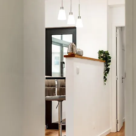 Lovely 2br W/ Views Over The River, Parking Incl * ヴィラ・ノヴァ・デ・ガイア