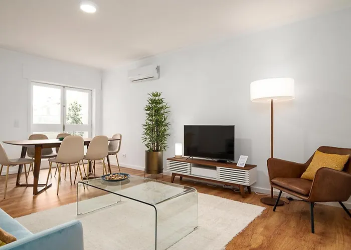 Lovely 2br W/ Views Over The River, Parking Incl 公寓 *