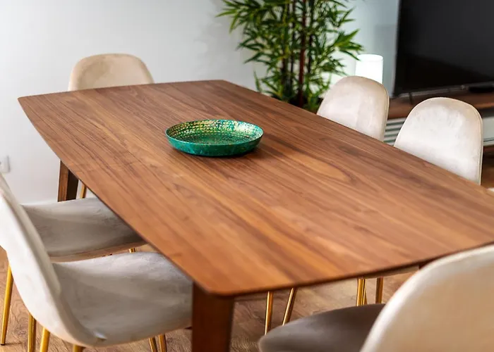 公寓 Lovely 2br W/ Views Over The River, Parking Incl 加亚新城