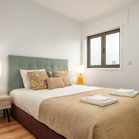 アパート Lovely 2br W/ Views Over The River, Parking Incl ヴィラ・ノヴァ・デ・ガイア