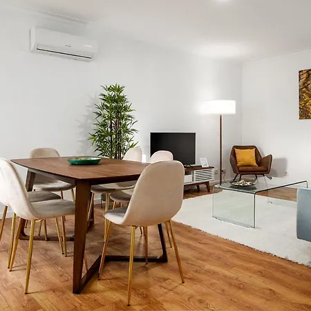 Lovely 2br W/ Views Over The River, Parking Incl * Vila Nova de Gaia