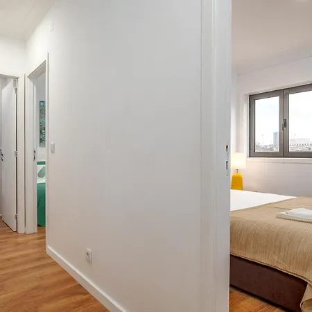 Lovely 2br W/ Views Over The River, Parking Incl Apartament