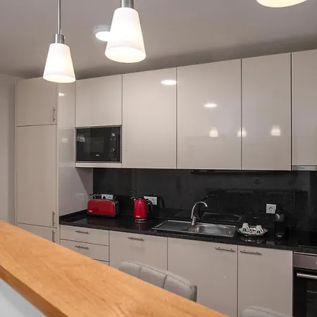 Lovely 2br W/ Views Over The River, Parking Incl Apartament Vila Nova de Gaia