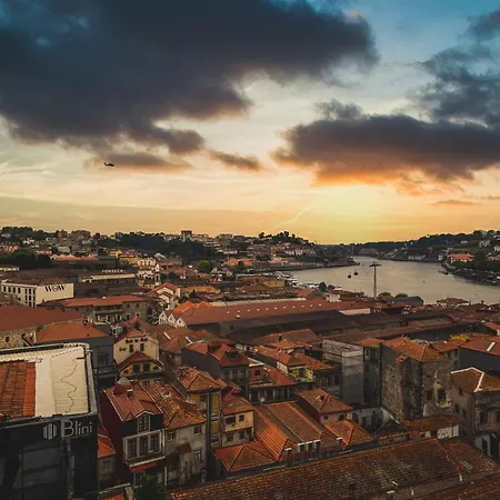 Lovely 2br W/ Views Over The River, Parking Incl Appartement *