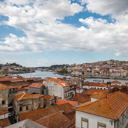 Lovely 2br W/ Views Over The River, Parking Incl Apartament