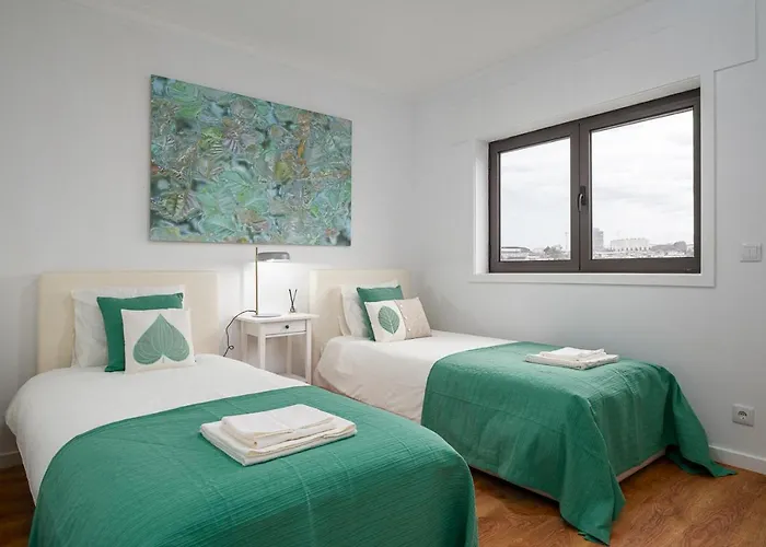 Lovely 2br W/ Views Over The River, Parking Incl Daire Vila Nova de Gaia