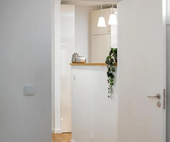 Daire Lovely 2br W/ Views Over The River, Parking Incl