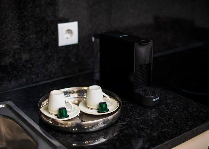 Daire Lovely 2br W/ Views Over The River, Parking Incl *