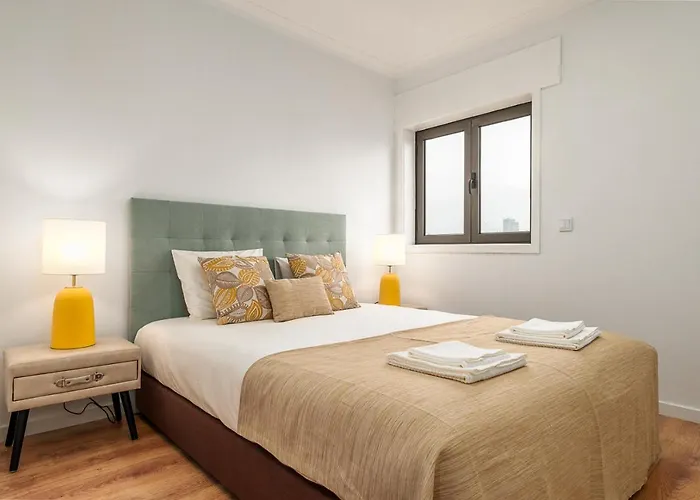 Daire Lovely 2br W/ Views Over The River, Parking Incl Vila Nova de Gaia