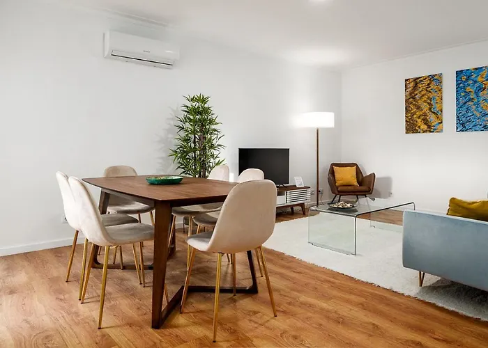 Lovely 2br W/ Views Over The River, Parking Incl * Vila Nova de Gaia