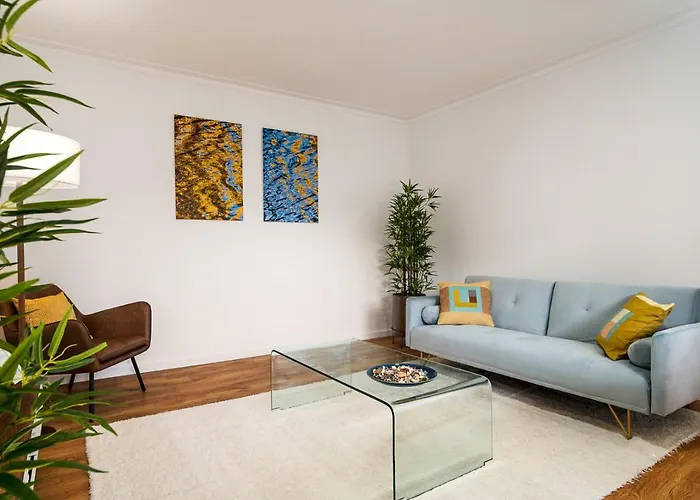 Lovely 2br W/ Views Over The River, Parking Incl * Vila Nova de Gaia