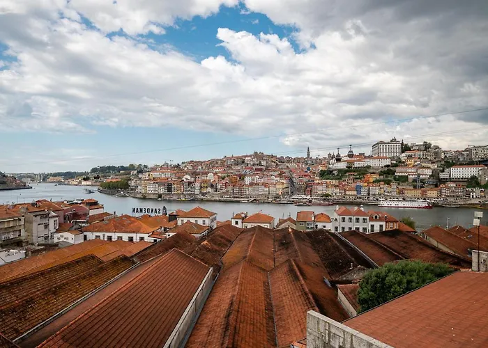 Lovely 2br W/ Views Over The River, Parking Incl Apartman *