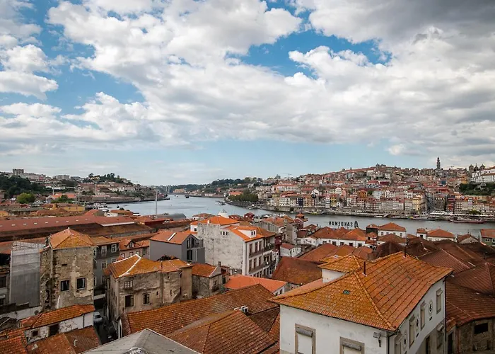 Lovely 2br W/ Views Over The River, Parking Incl Apartman